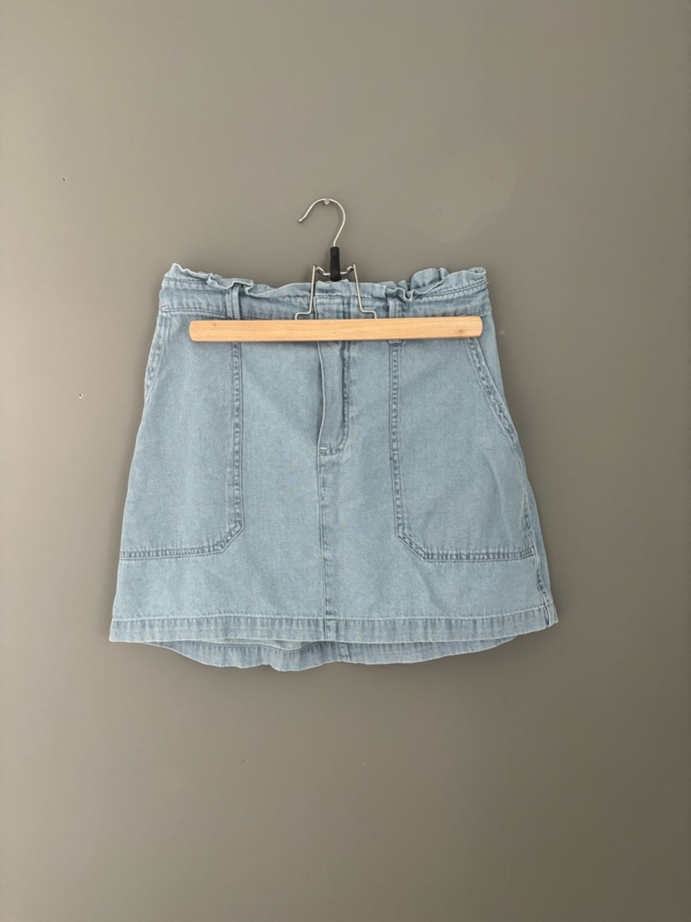American Eagle Light Wash Denim Mini Skirt - Blue | Size Small